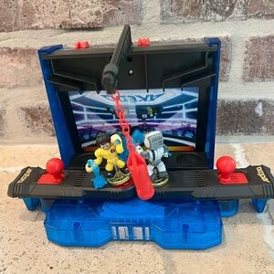 Arcade Action Playset with Blue and Red Figures